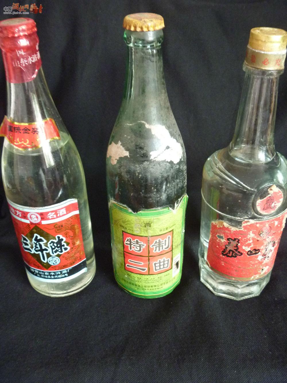 低价处理三瓶90年代的山东地方酒!水浒\/兰陵\/泰